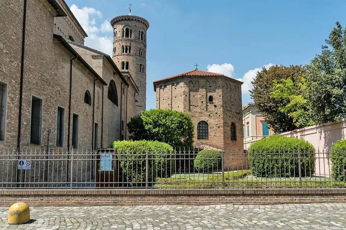 Lägenhet Duomo - City Center Appartamento Elegante Con Suite Ravenna